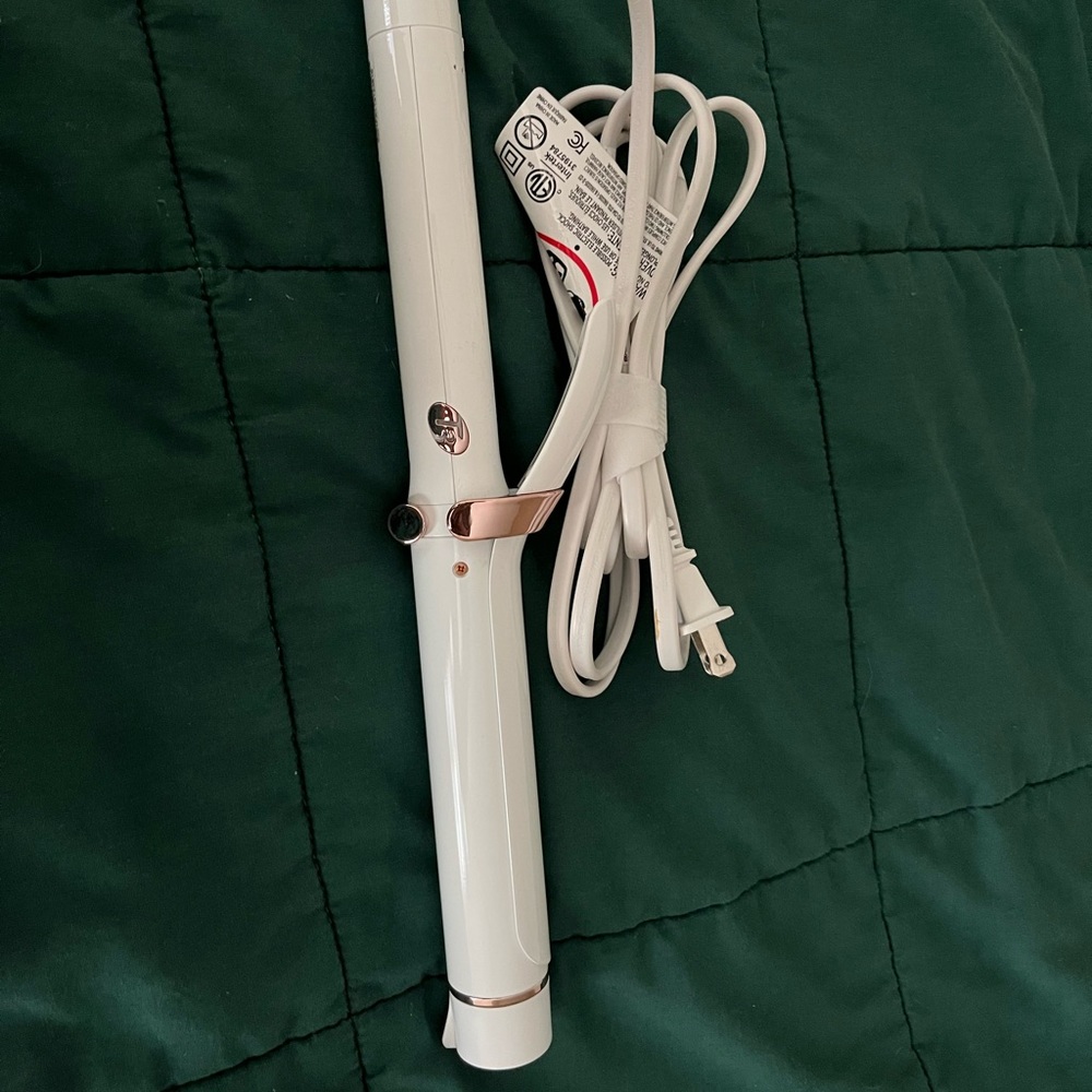 T3 curling iron 1 1/4 inch